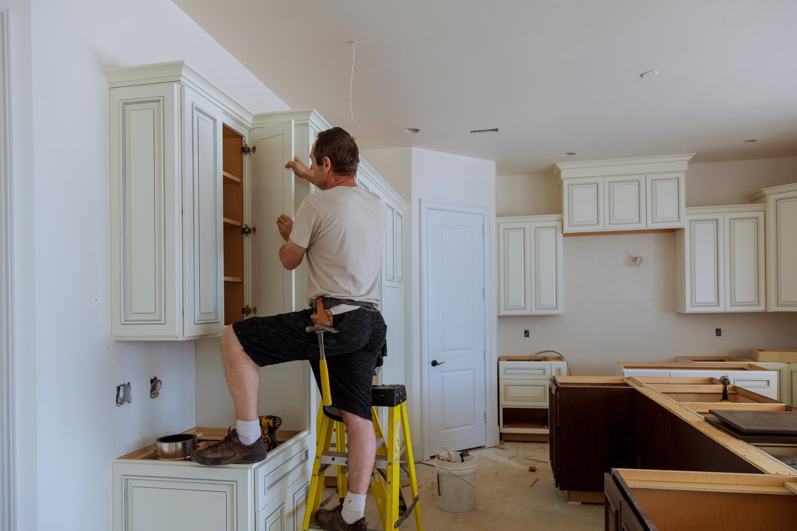 How to factor labor cost into a kitchen renovation